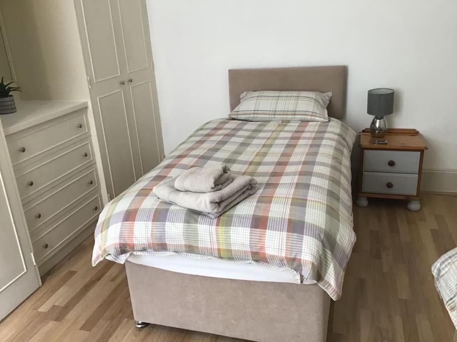 Spacious 2 Bedroom Flat In Heart Of Ballater Exterior foto